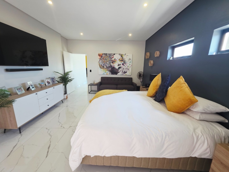 5 Bedroom Property for Sale in Sandown Western Cape